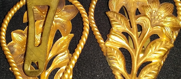 Art Nouveau Gilt Brass Floral Dress/Scarf Clips - Picture 6 of 7